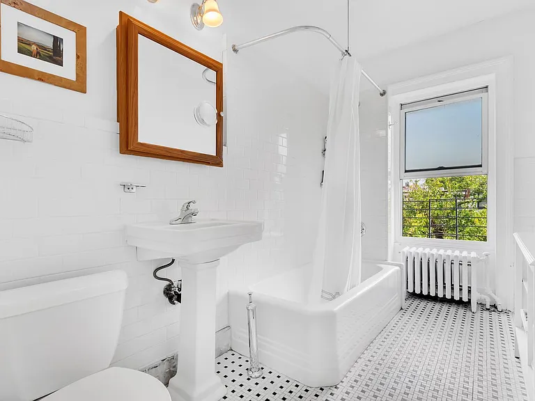 33 Sterling Pl #2 — Photo 8