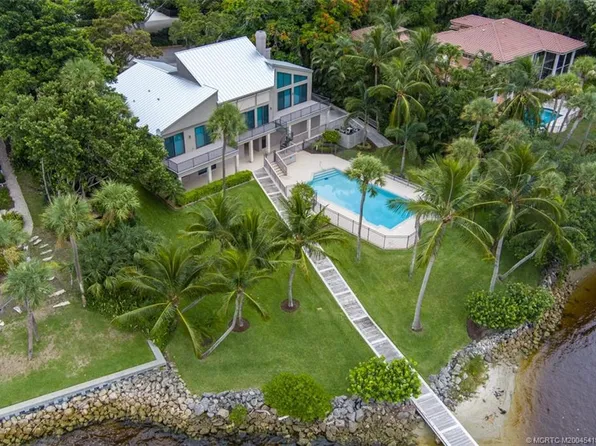 5 Saint Lucie Ct, Sewalls Pt, FL 34996