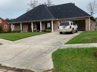 206 N Henry St, Abbeville, LA 70510