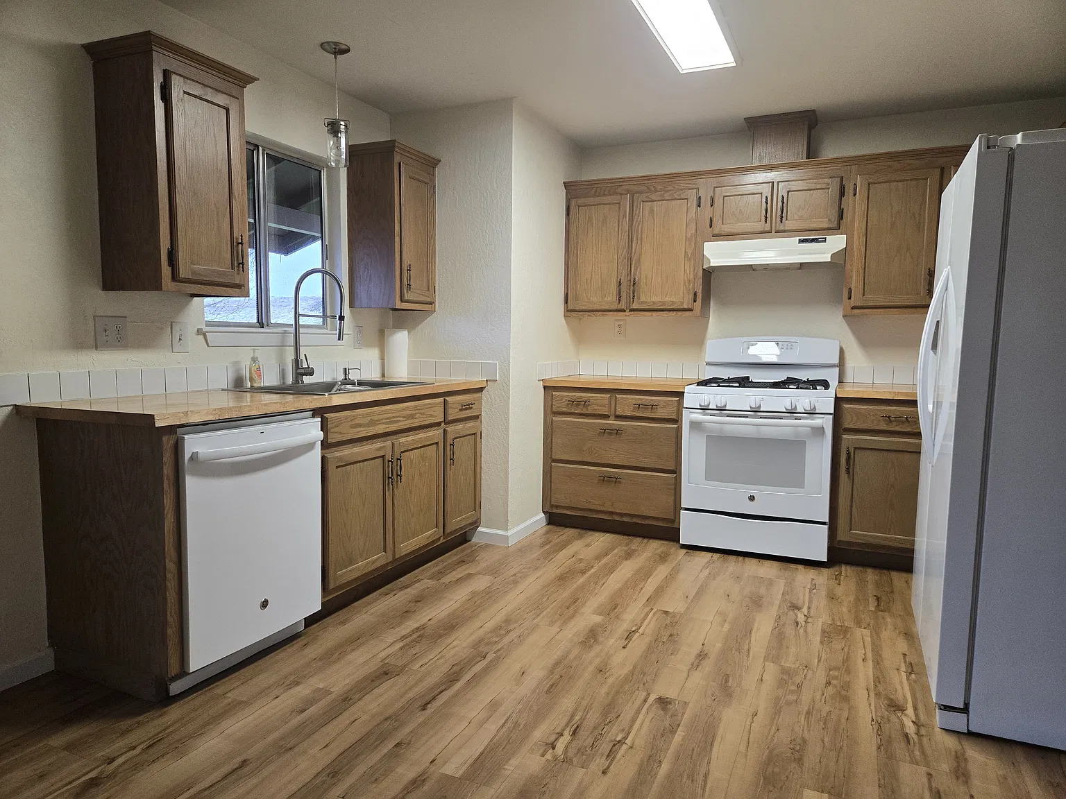 3 bed, 1063 sqft, $2,150 — Photo 1