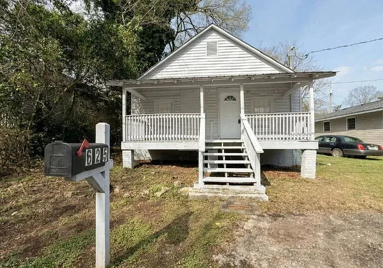 625 E Wall St — Photo 1