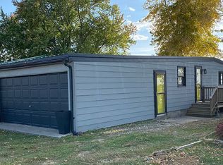 10695 Crowley Ave, Spirit Lake, IA 51360