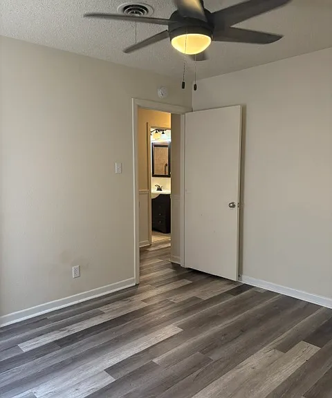 942 Forrest Ave — Photo 13