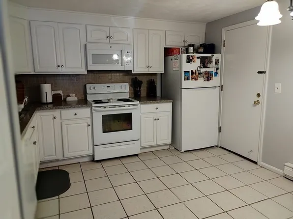 53 Swanson Ct APT 21C, Boxboro, MA 01719