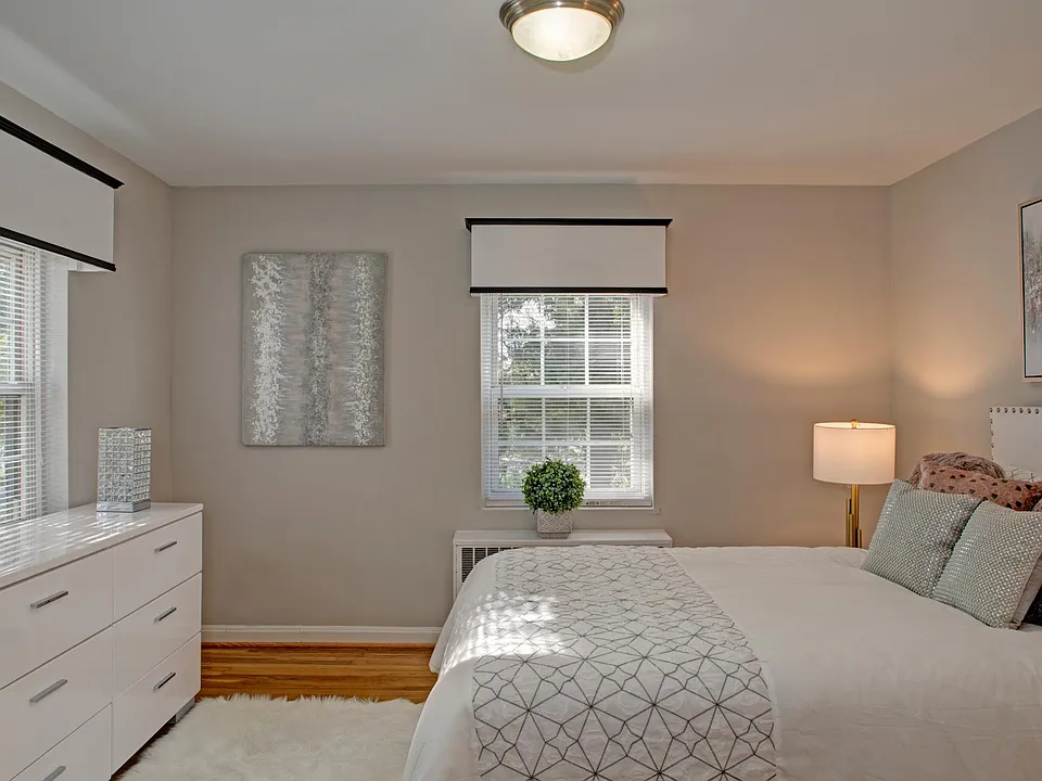 Lloyd Apartments
