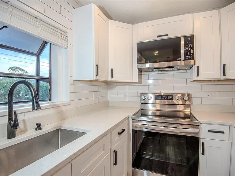 6440 Greylynne St — Photo 16