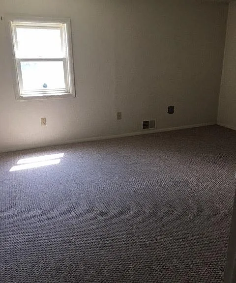 104 S Higgins Ave — Photo 9