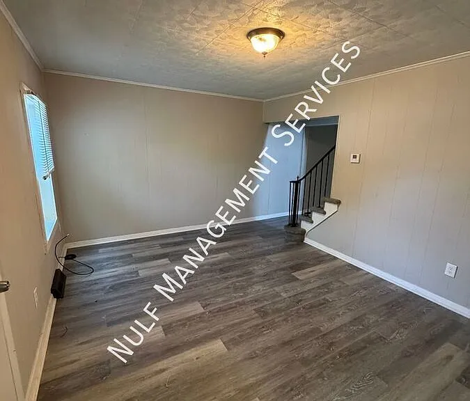 506 Farnsworth Ave — Photo 3