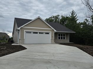 1429 Hoffman Rd, Green Bay, WI 54311