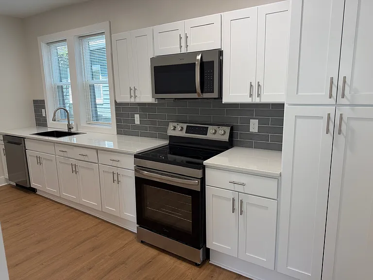 202 Vermont St #1 — Photo 3