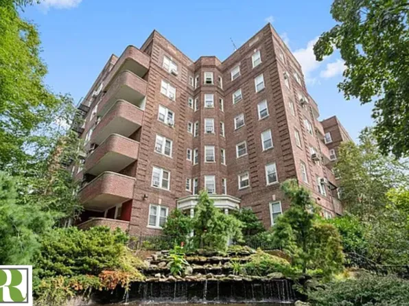 1620 Avenue I image 1 of 13