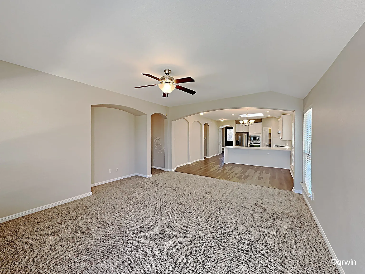 4 bed, 2.0 bath, 2019 sqft, $2,560 — Photo 4