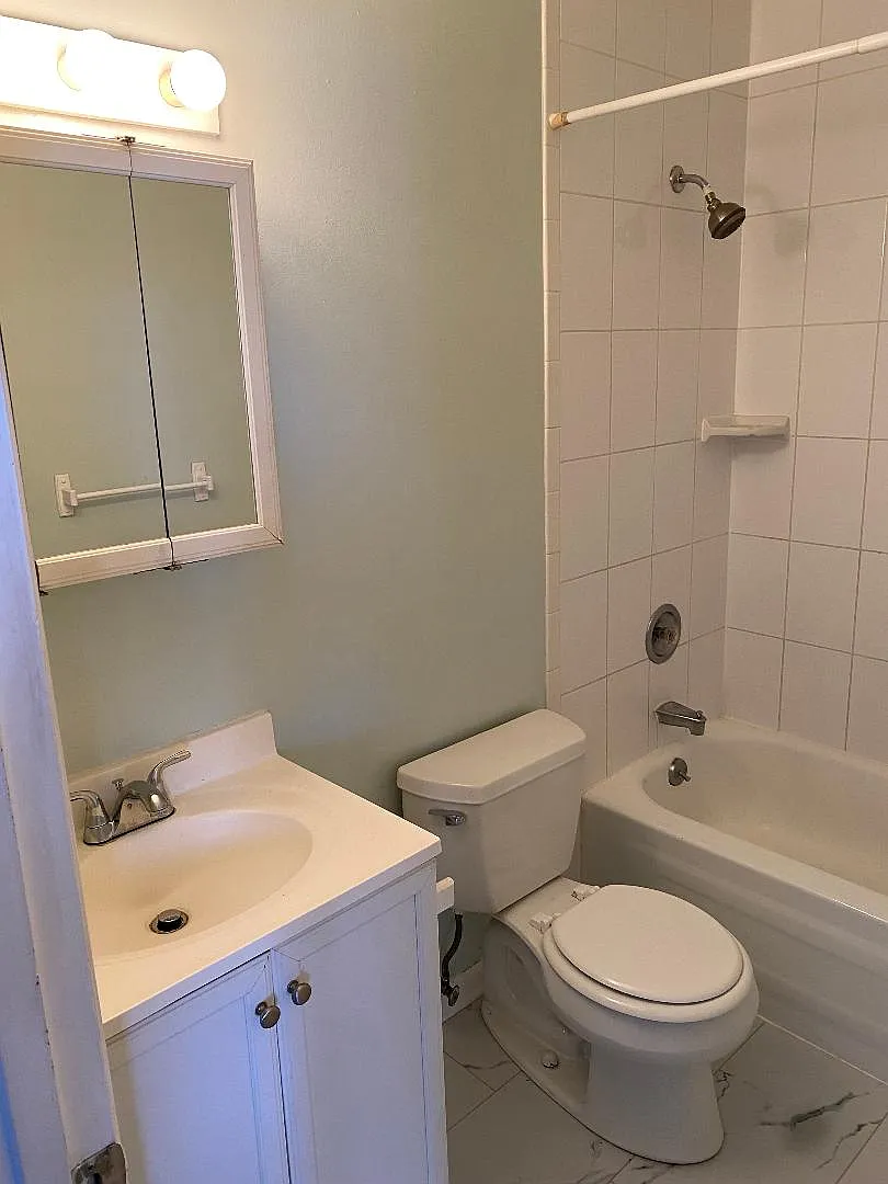 Building Photo - 2541 James St #12