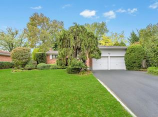 19 Seneca Pl, Jericho, NY 11753