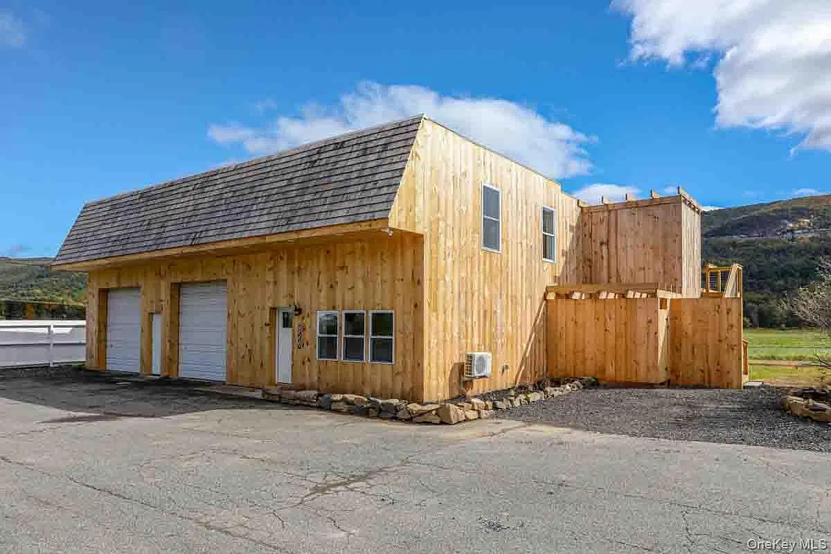2 bed, 2.0 bath, $2,600 — Photo 2