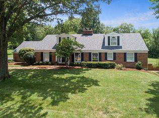 8 Williamsburg Rd, Saint Louis, MO 63141