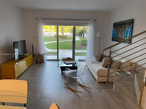 881 Ocean Dr Photo 1