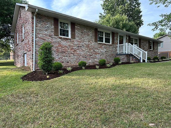 3rd image of 1521 Regina Ct