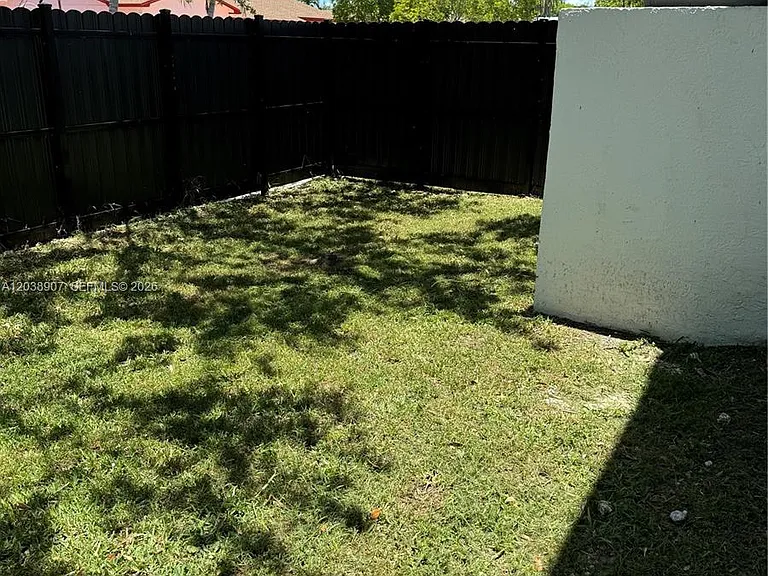 8275 SW 205th Ter — Photo 10