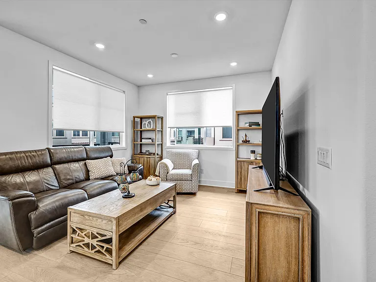 302 Fawn St — Photo 6