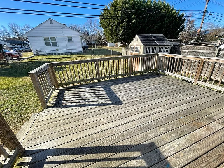 700 Montrose Ave — Photo 11