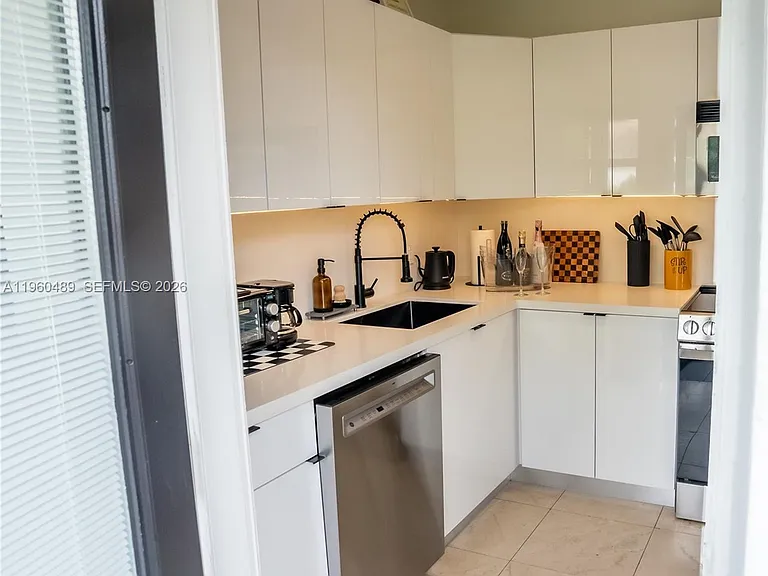 509 NE 64th St #2 — Photo 14