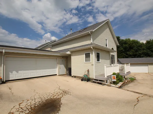 5592 Wickford Ln, Loves Park, IL 61111