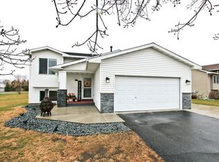 9218 Farmstead Ave, Monticello, MN 55362