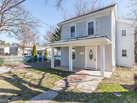3rd image of 617 Douglass Ave