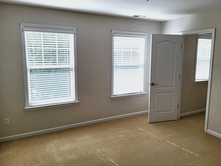 105 Clubhouse Dr — Photo 26
