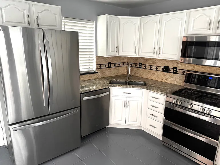 133 Walton St #Townhouse 129 — Photo 22