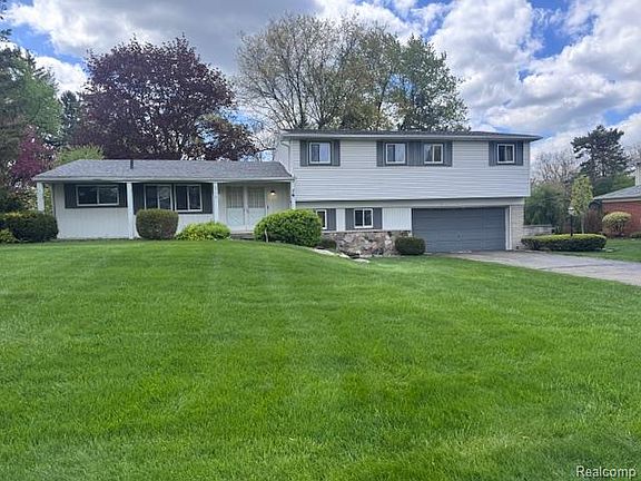 2nd image of 2712 Rambling Way