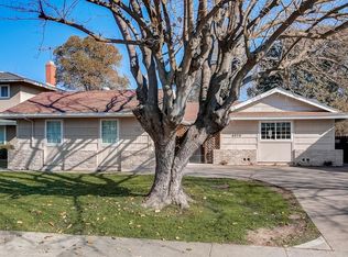 6056 Hollyhurst Way, Sacramento, CA 95823