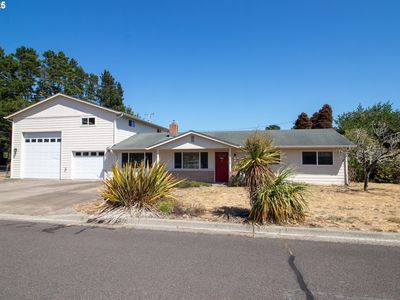1868 Tamarack St, Florence, OR, 97439