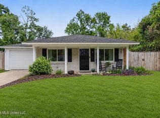 709 Pine Hills Rd, Ocean Springs, MS 39564