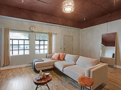 850 W Grand Ave APT C, Oakland, CA, 94607