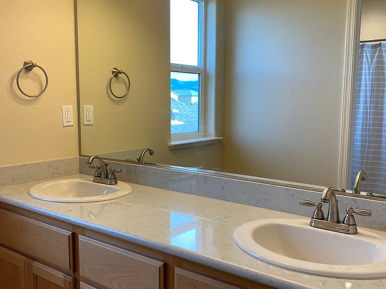 639 Livingston Ave — Photo 7