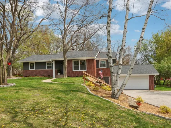 W279N2140 Prospect AVENUE, Pewaukee, WI 53072