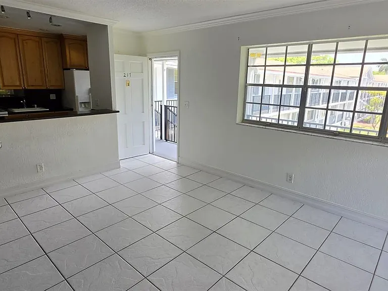 1431 S 14th Ave #217 — Photo 18