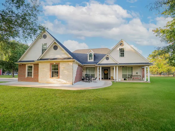 345 Oakwood Dr, Kilgore, TX 75662