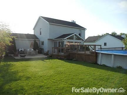 SUN ROOM WITH PATIO AND POOL : GREAT FOR ENTERTAINING AND FAMILY FUN! VOLLEYBALL COURT AND HORSESHOE