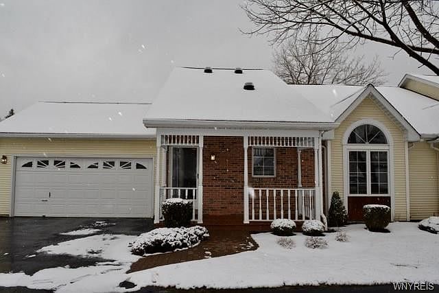 1st image of 62 Spicebush Ln