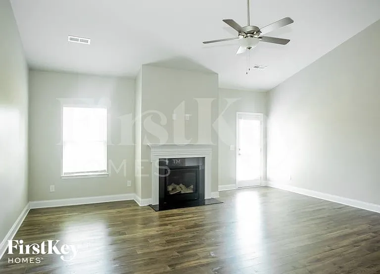 6991 Collinwood Ln — Photo 4