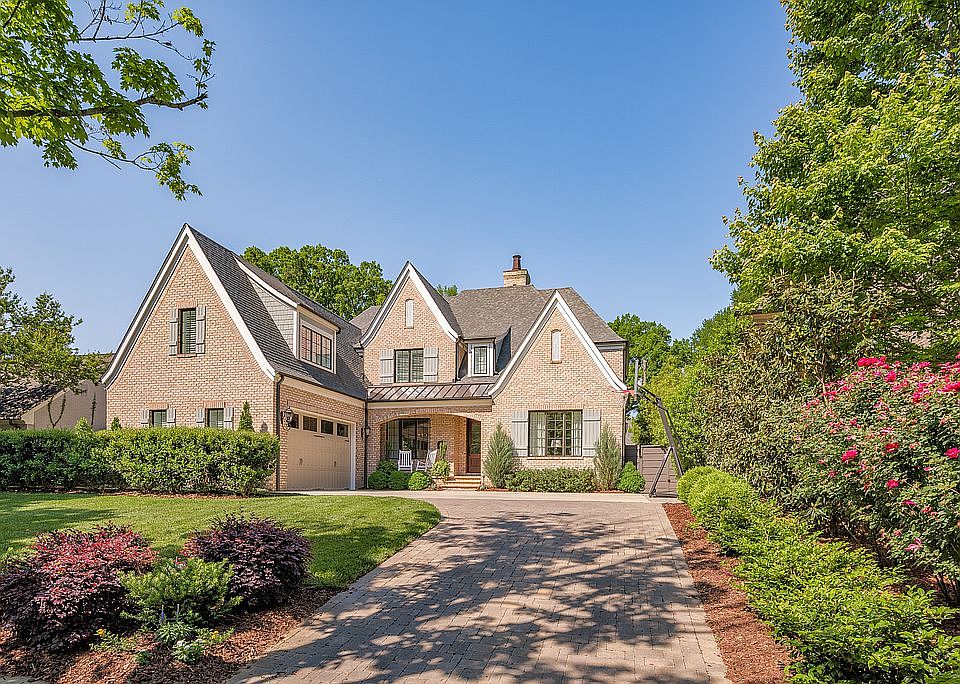 Blue Stone Paver Driveway