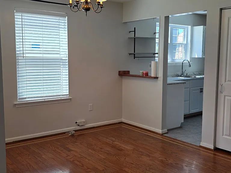 1216 Halls Chance Ln — Photo 4