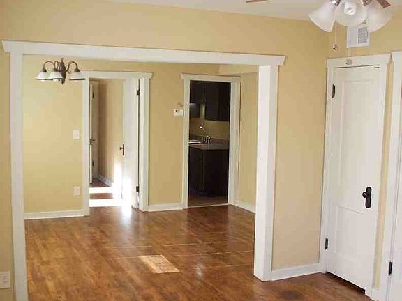 4th image of 215 W 38th St APT 3E