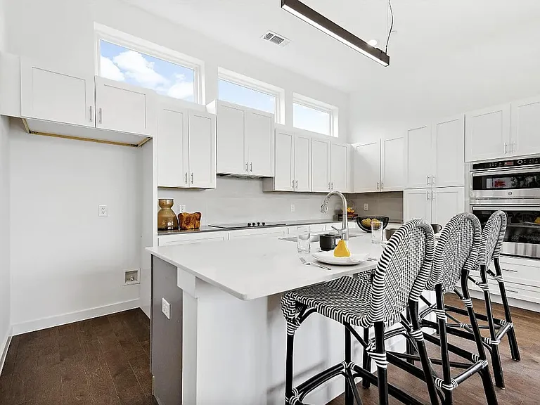 4818 Manett St #102 — Photo 11