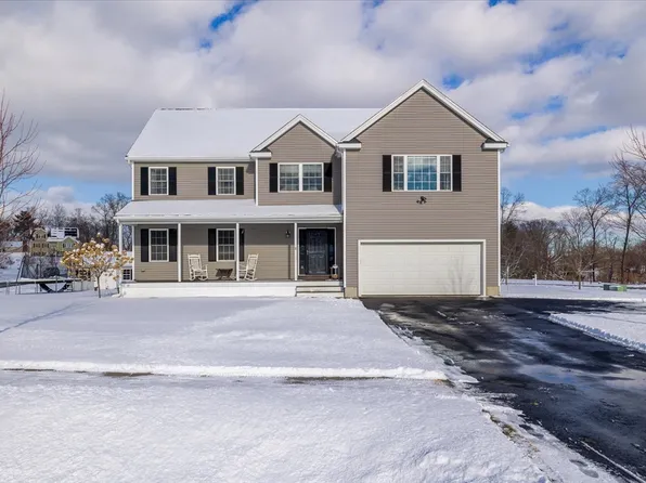 8 Moore Dr, Millbury, MA 01527