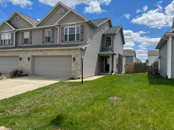 207 Dropseed Dr #B, Savoy, IL 61874