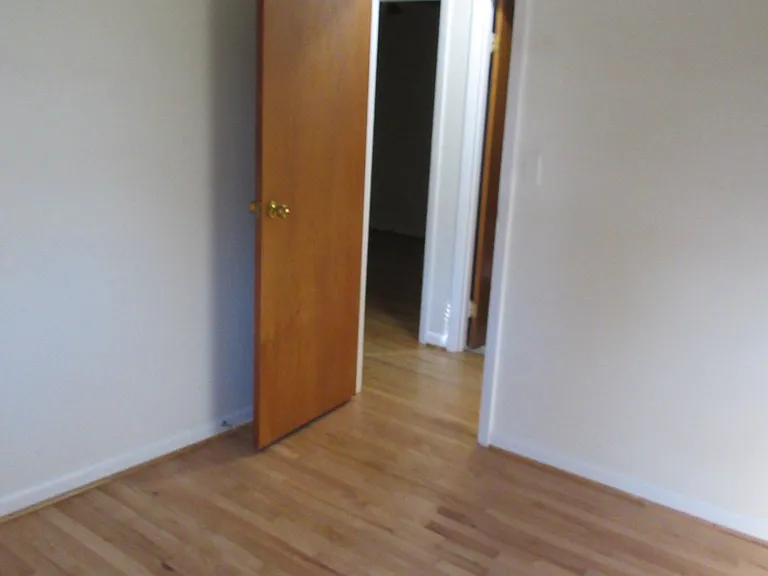 Middle Bedroom